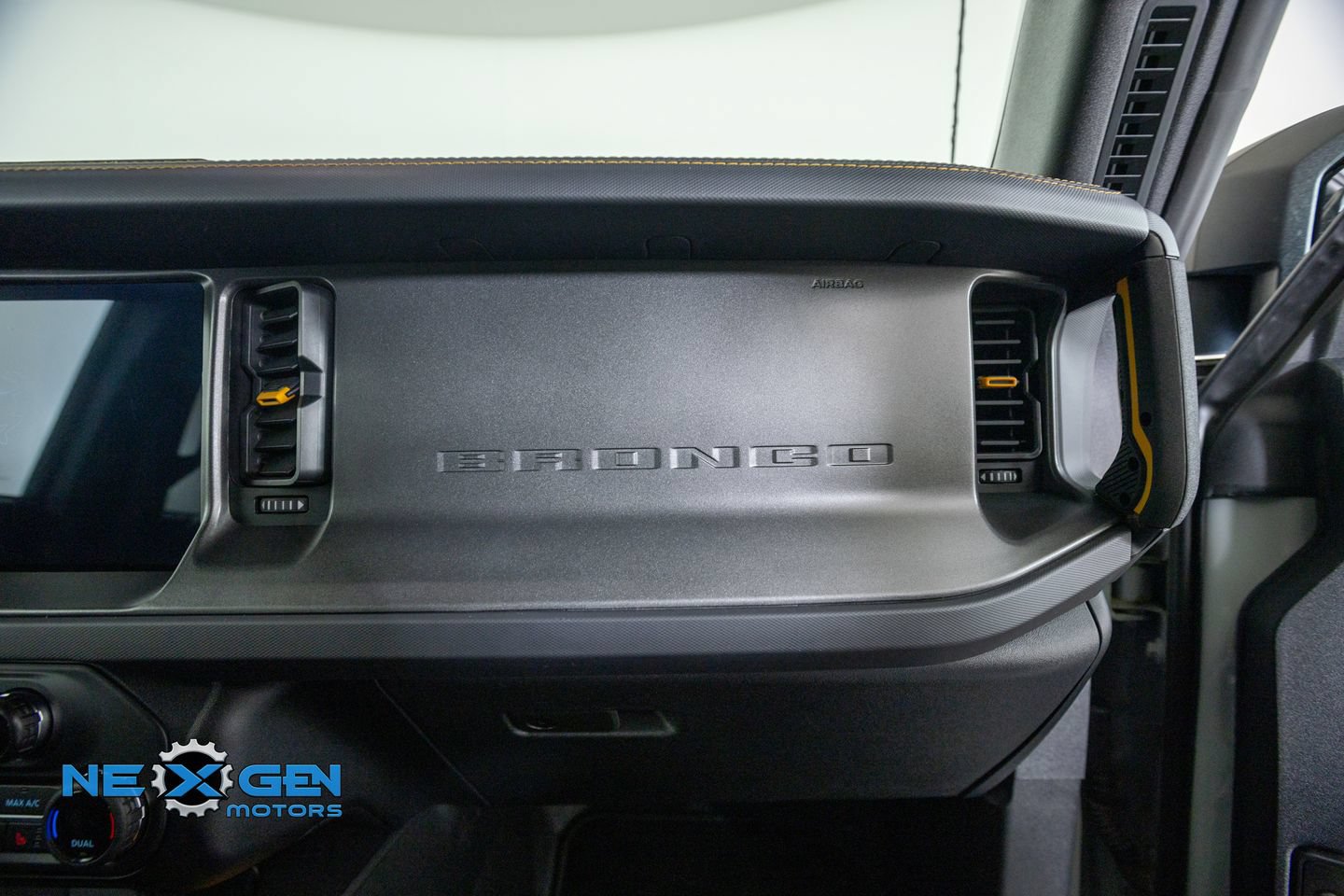 Used 2024 Ford Bronco Badlands AWD/4WD image 46