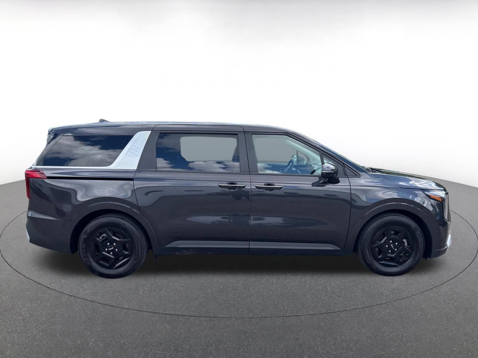 Used 2026 Kia Carnival FWD image 15