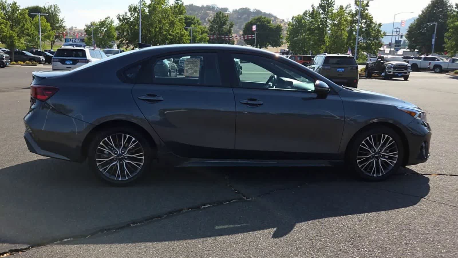 Used 2023 Kia Forte GT-Line w/ GT-Line Premium Package FWD image 9