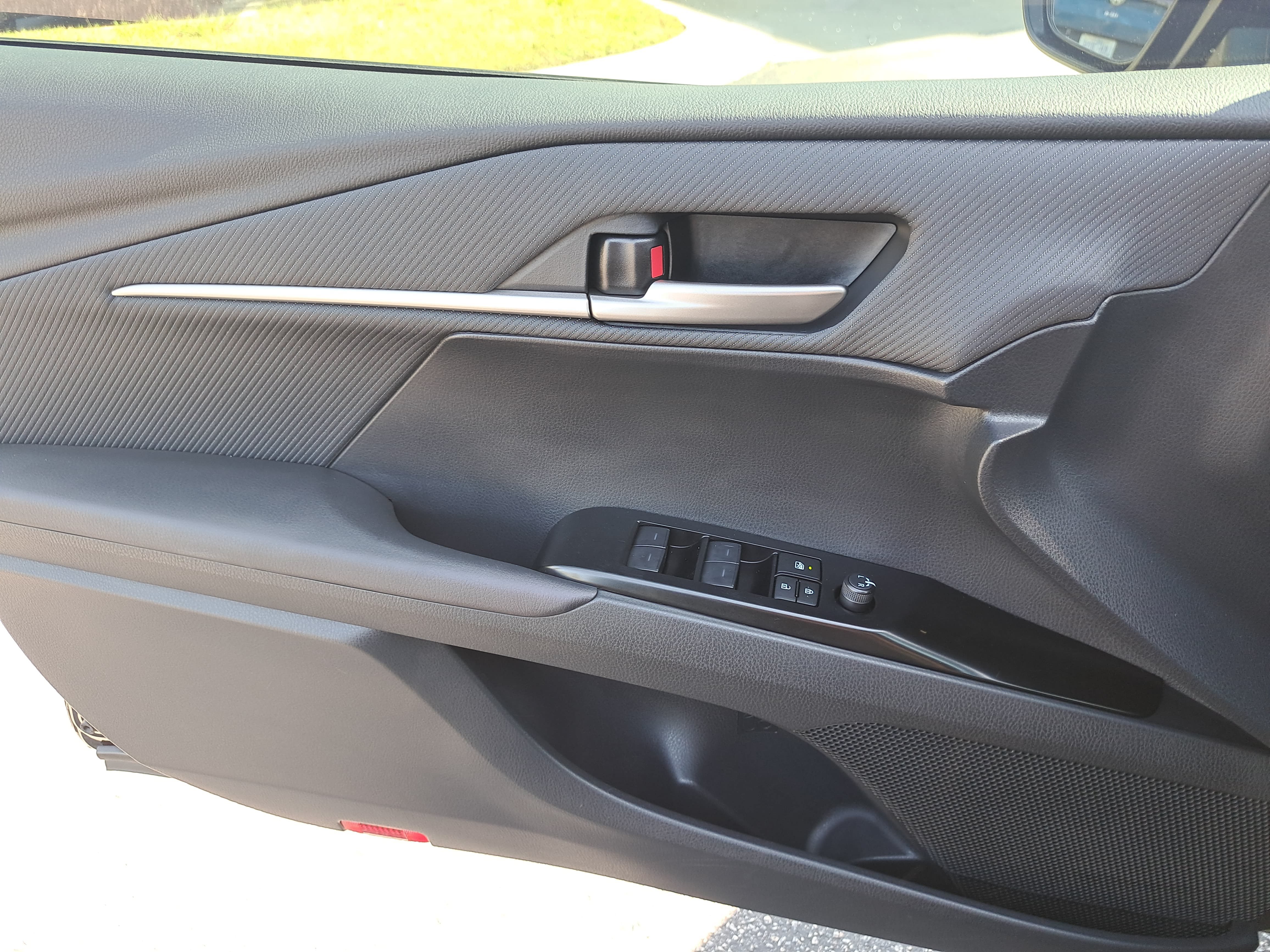 Used 2025 Toyota Camry SE w/ Convenience Package FWD image 24