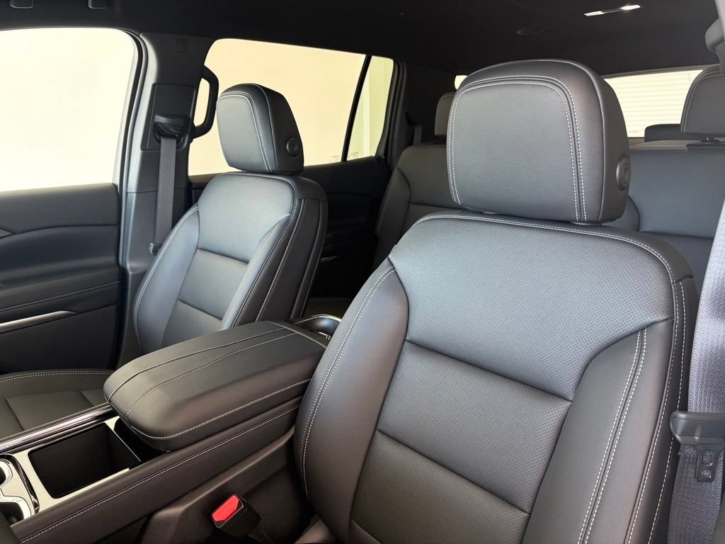 New 2026 Chevrolet Traverse LT w/ Midnight/Sport Edition FWD image 28
