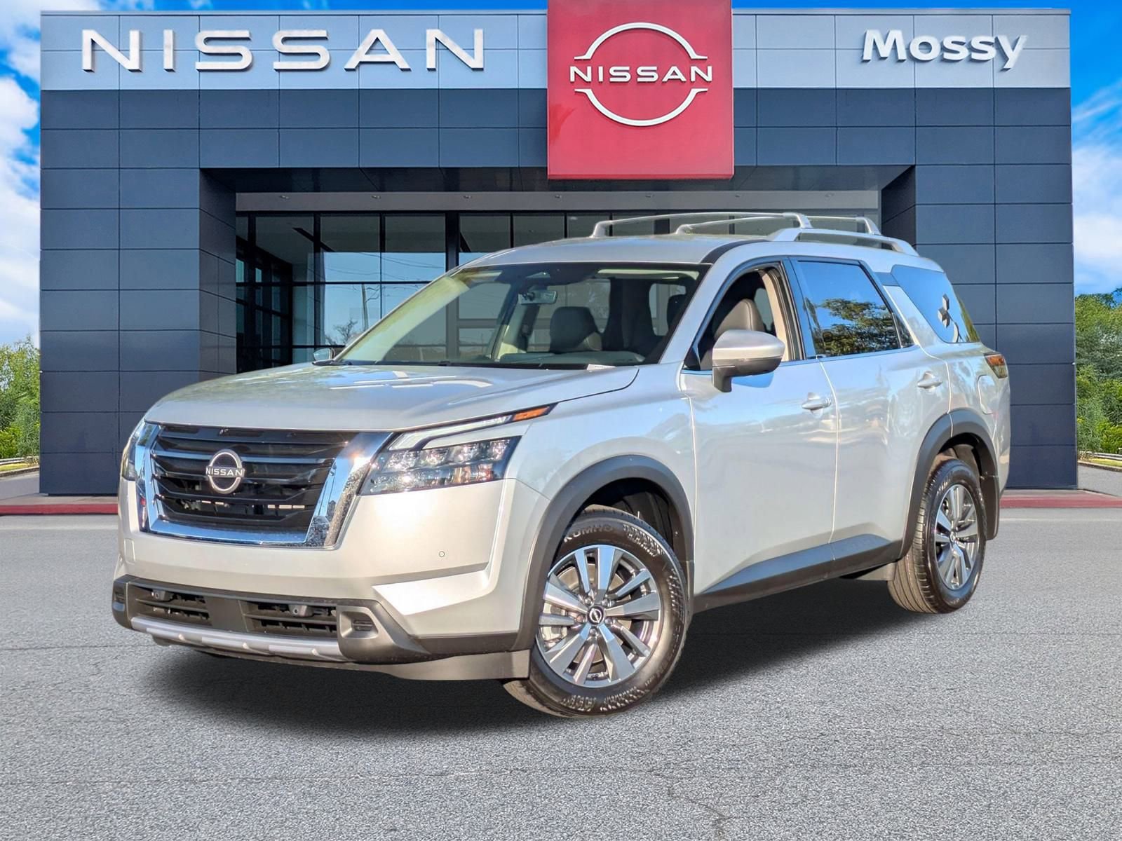 New 2025 Nissan Pathfinder SL