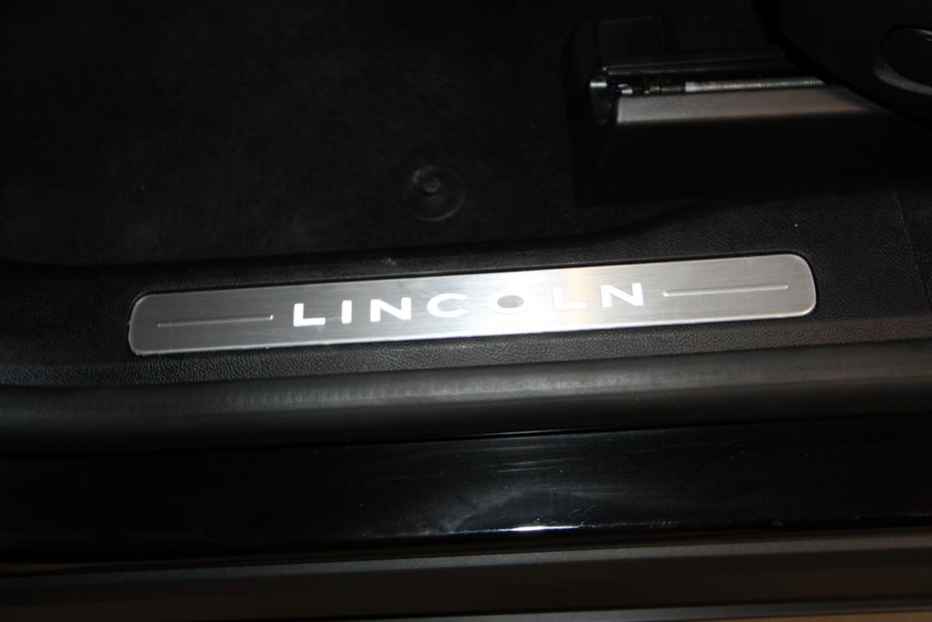 Used 2024 Lincoln Corsair Grand Touring w/ Equipment Group 301A image 7