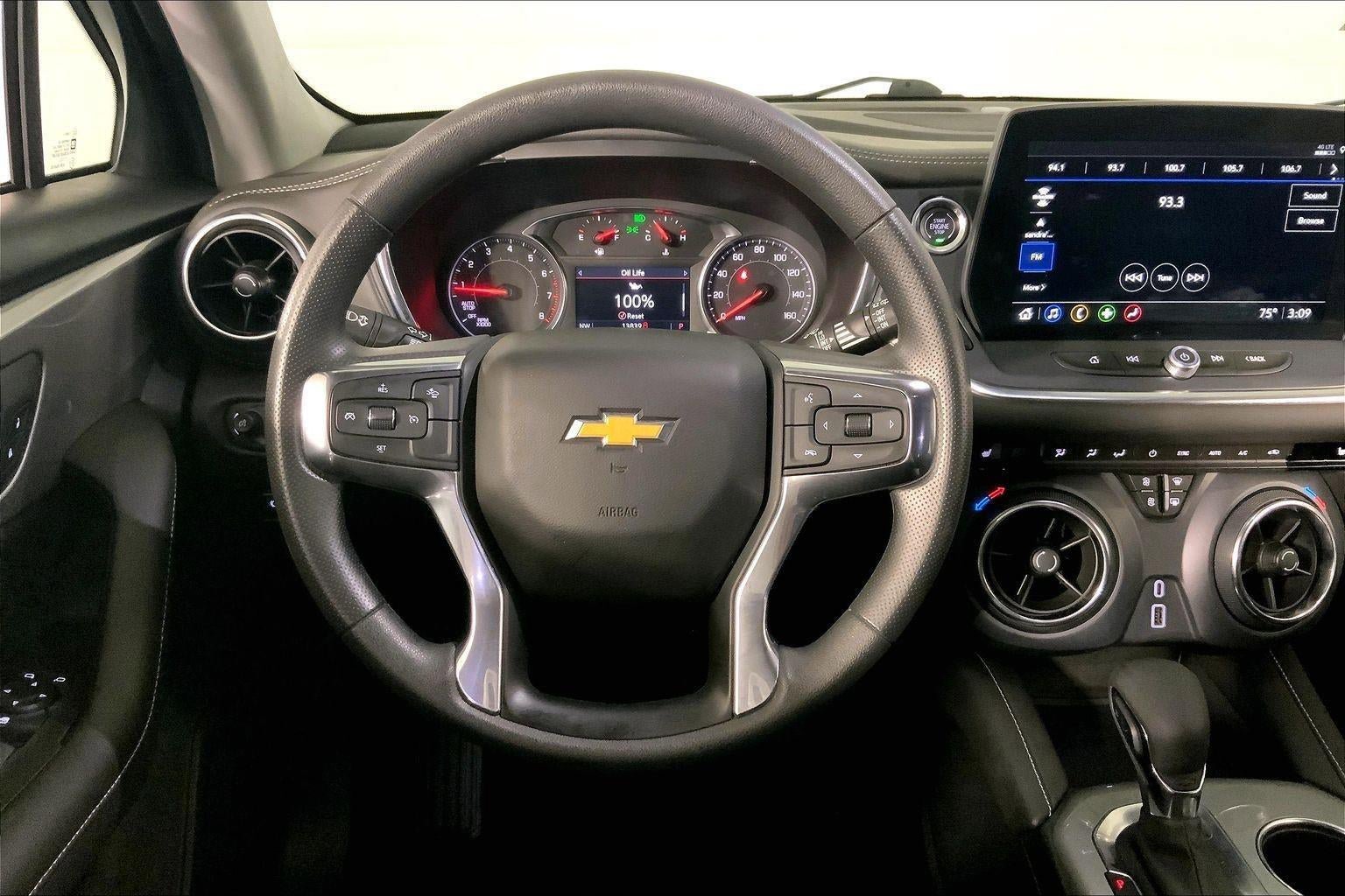 Used 2025 Chevrolet Blazer LT AWD/4WD image 5