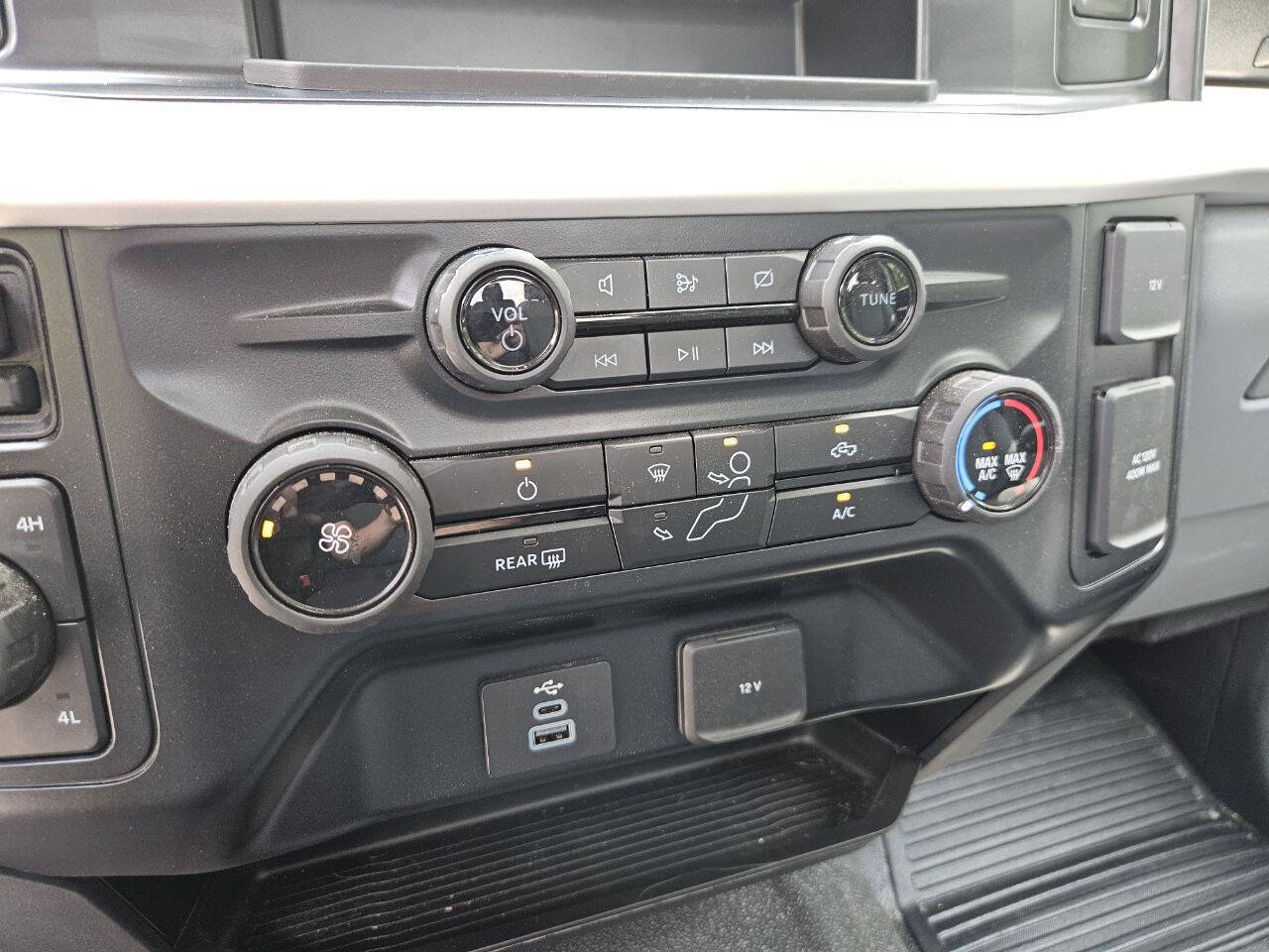 Used 2024 Ford F350 XLT AWD/4WD image 27