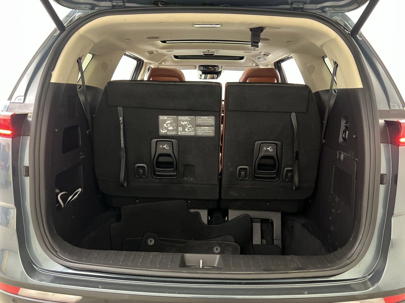 Used 2024 Kia Carnival SX Prestige FWD image 26