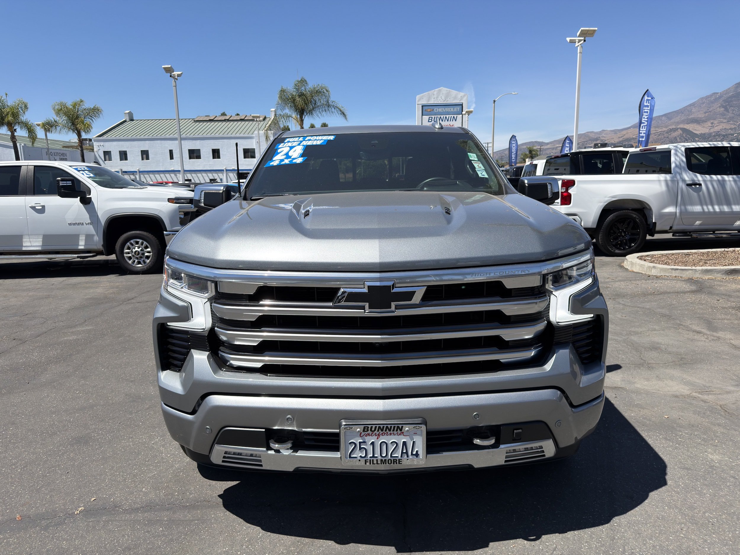 Used 2024 Chevrolet Silverado 1500 High Country w/ High Country Premium Package AWD/4WD image 3