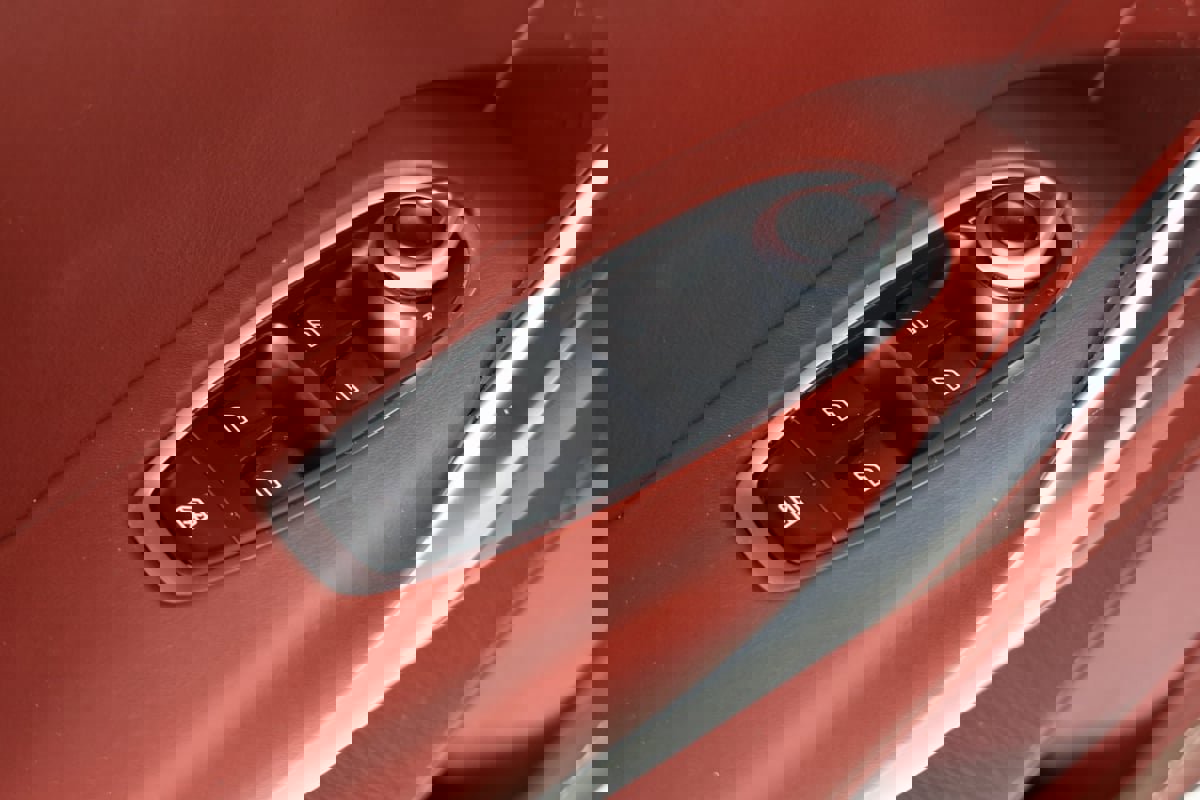 Used 2021 Aston Martin DBX image 22