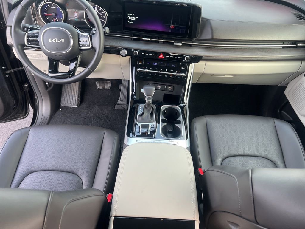 Certified 2023 Kia Carnival EX image 17