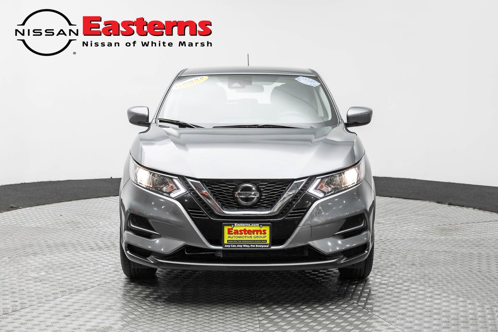 Used 2022 Nissan Rogue Sport S image 2