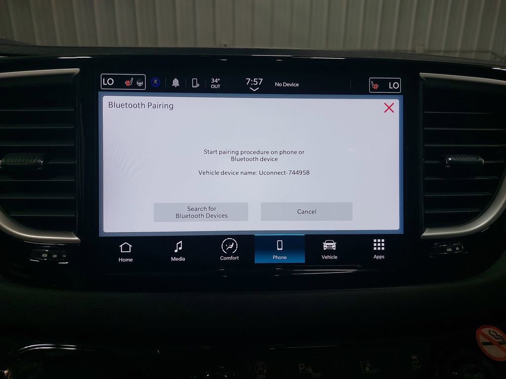 Used 2024 Chrysler Pacifica Touring-L image 25