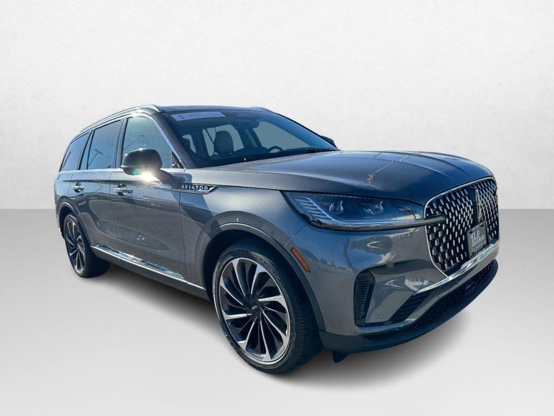 Certified 2025 Lincoln Aviator Reserve w/ Equipment Group 201A image 3