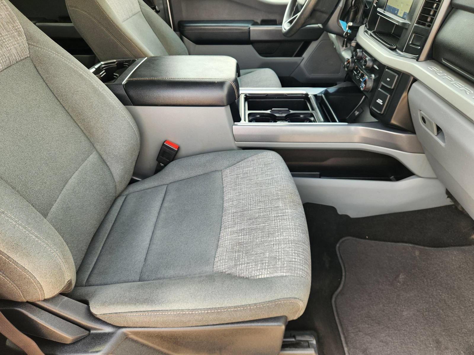 Used 2025 Ford F250 XLT w/ FX4 Off-Road Package AWD/4WD image 14