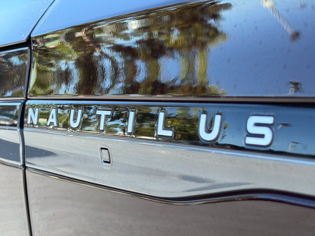 Used 2025 Lincoln Nautilus Reserve w/ Jet Appearance Package AWD/4WD image 13