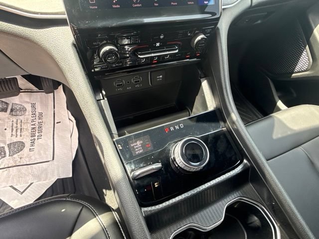 Used 2025 Jeep Grand Cherokee L Limited w/ Black Appearance Package AWD/4WD image 23