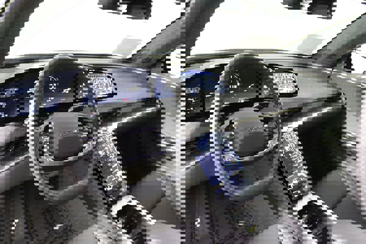 Used 2024 Lucid Air Pure image 8