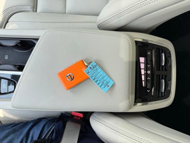 Used 2024 Volvo XC60 B5 Ultimate image 33