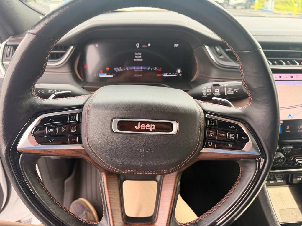 Used 2022 Jeep Grand Cherokee Summit w/ Luxury Tech Group V AWD/4WD image 14