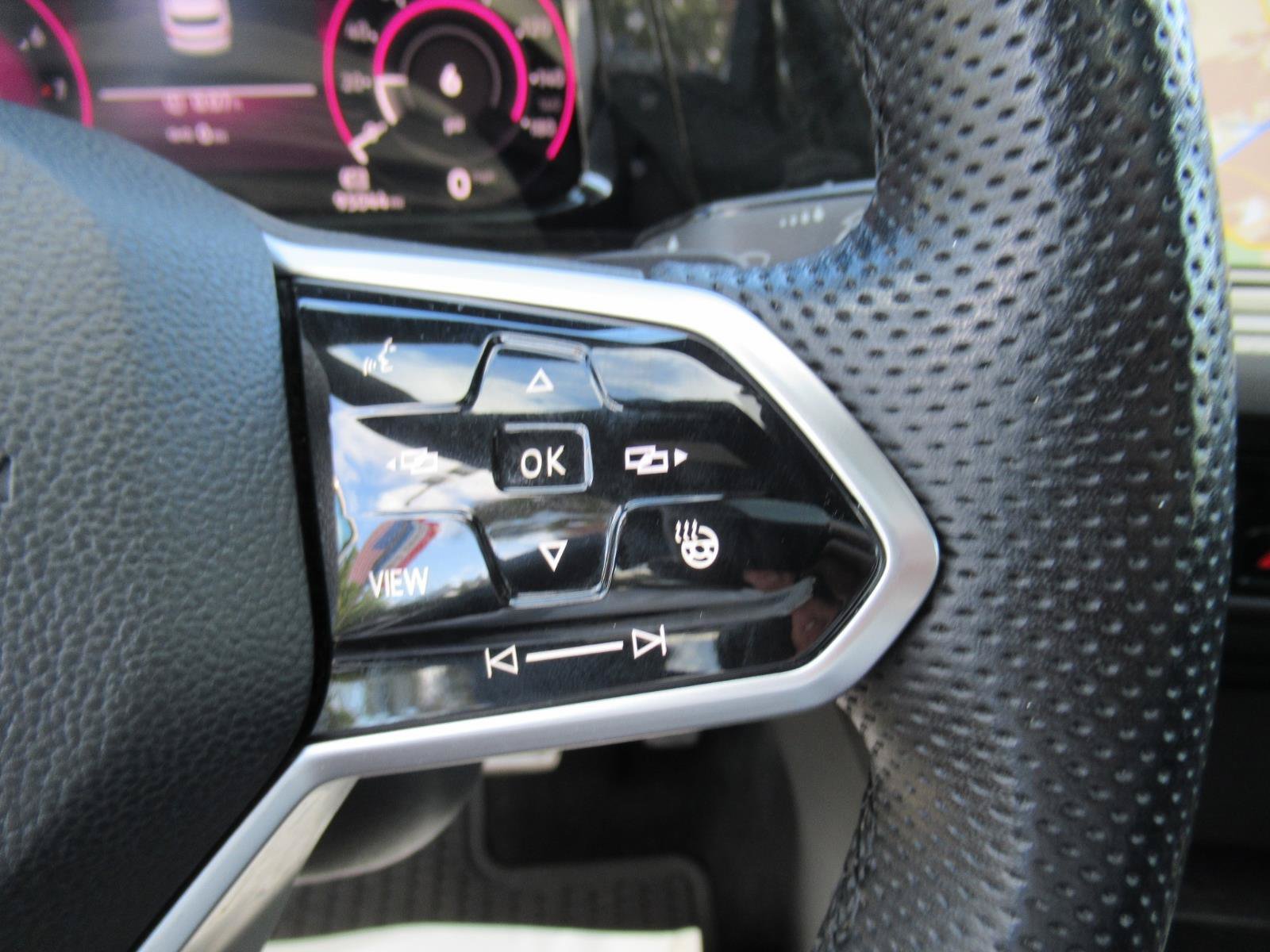 Used 2022 Volkswagen GTI SE FWD image 21