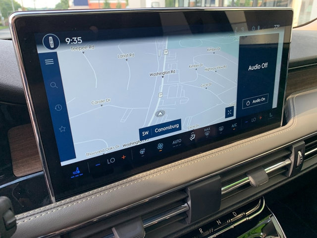Certified 2025 Lincoln Corsair Grand Touring w/ Equipment Group 301A AWD/4WD image 26
