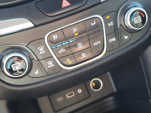 Used 2019 Chevrolet Equinox LT FWD image 19