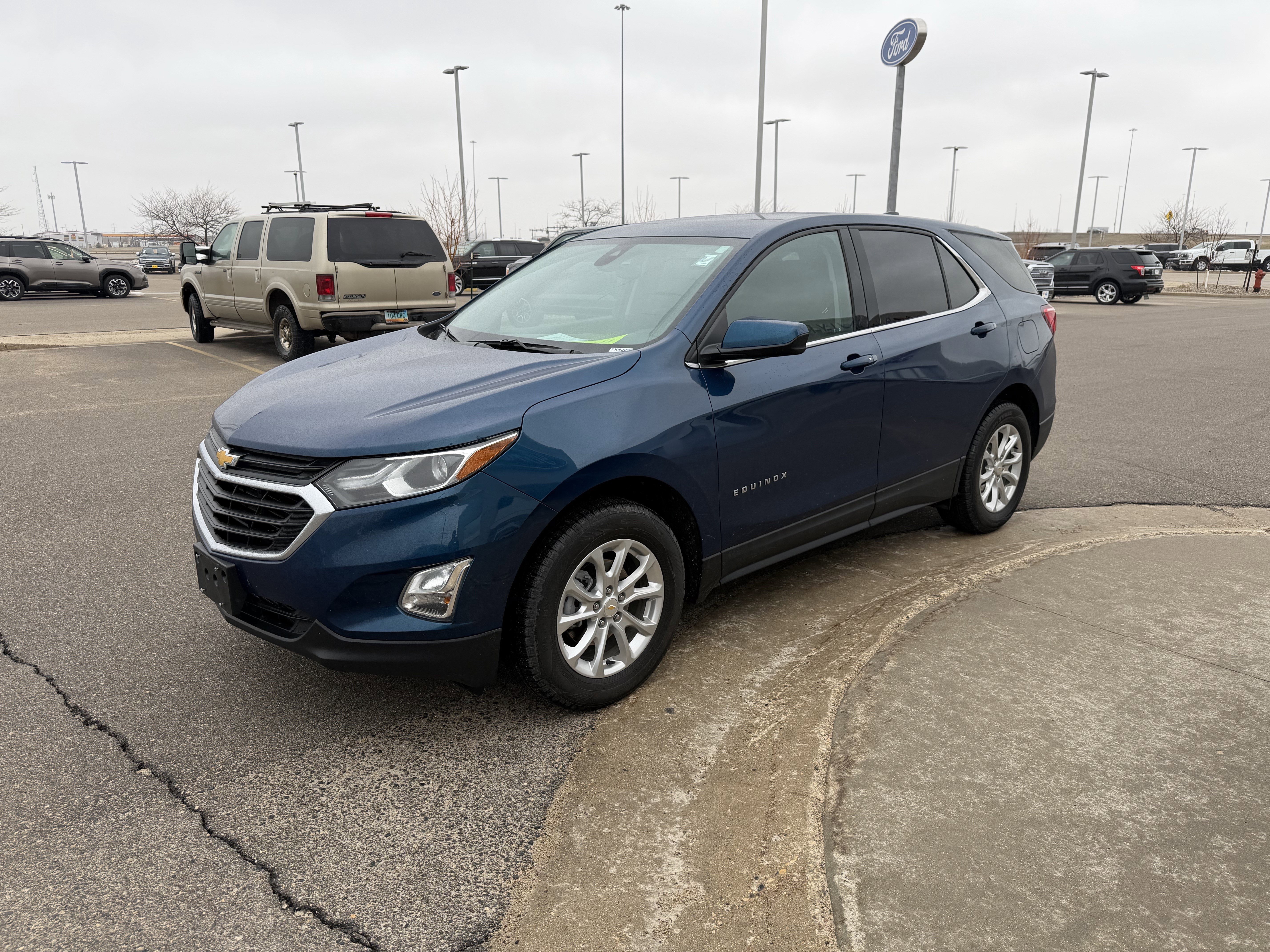 Used 2020 Chevrolet Equinox LT image 2