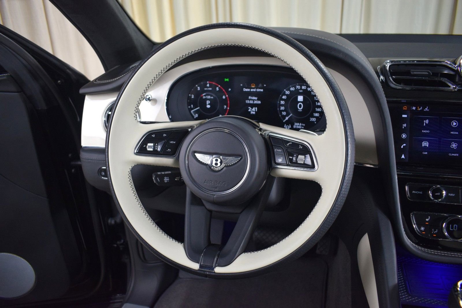 Certified 2024 Bentley Bentayga image 4