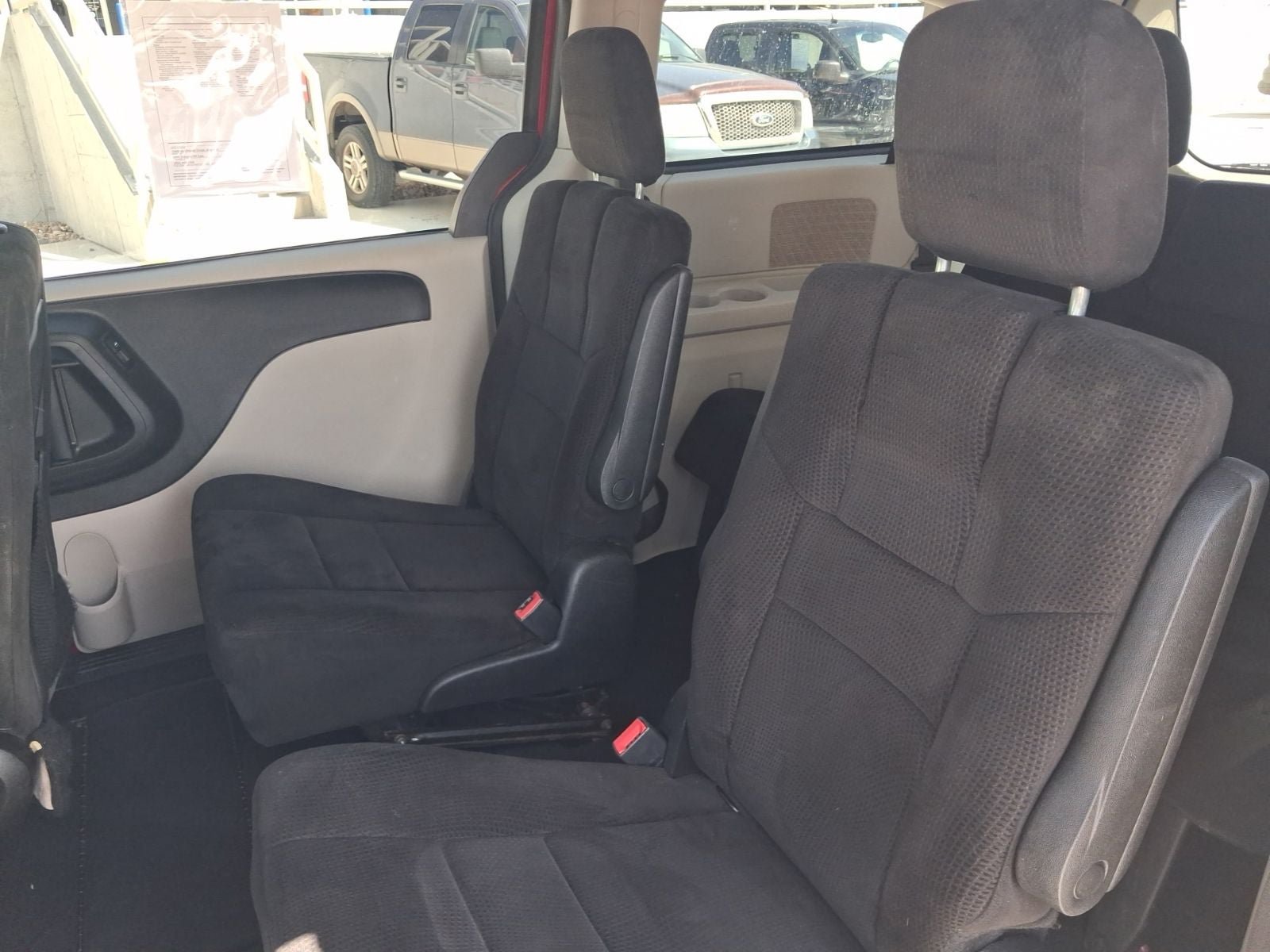 Used 2012 Dodge Grand Caravan SE FWD image 23