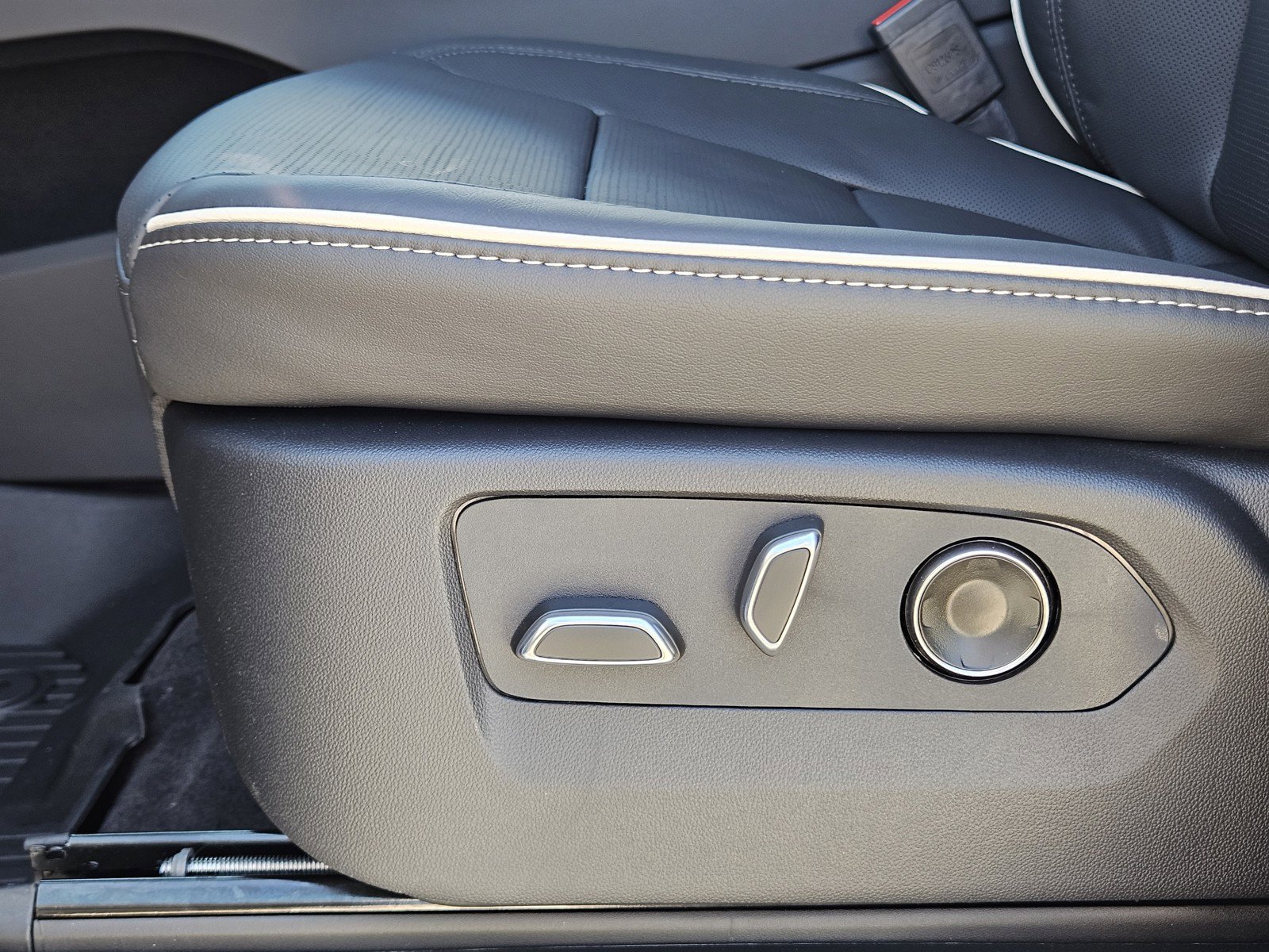 New 2026 Cadillac Escalade Sport image 17