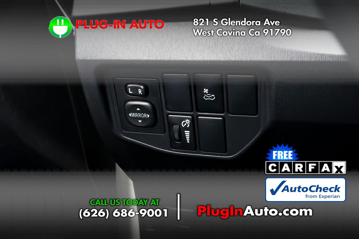 Used 2015 Toyota Prius Three w/ Solar Roof Package FWD image 19