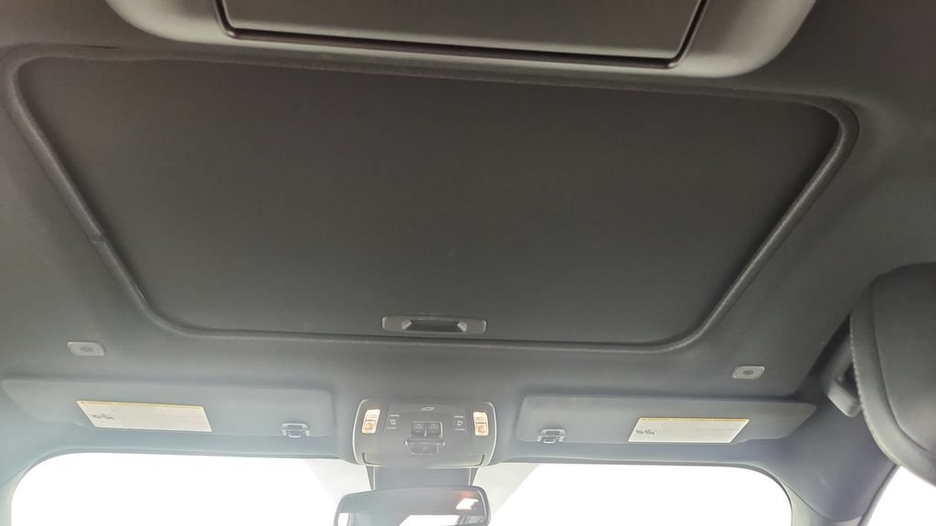 Used 2026 Toyota Sienna XLE Woodland Edition AWD/4WD image 38