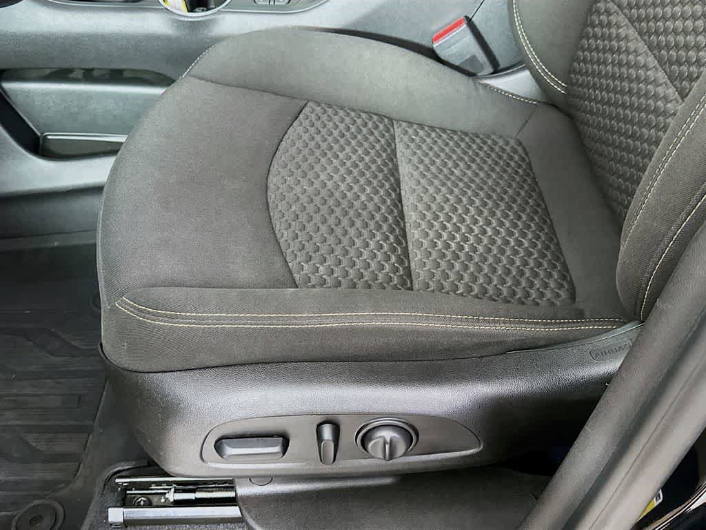 Used 2021 GMC Terrain SLE w/ Driver Convenience Package AWD/4WD image 29