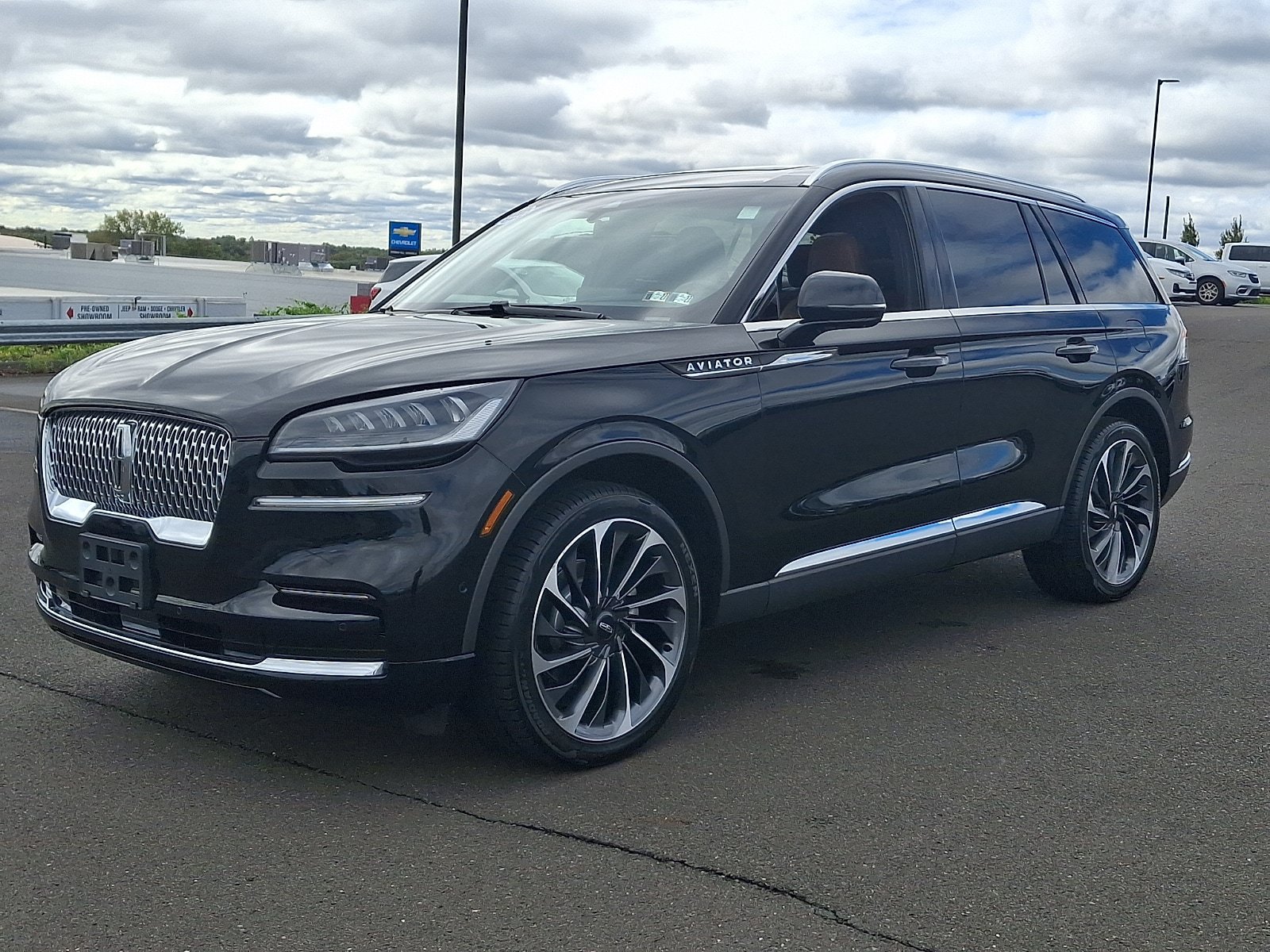 Used 2023 Lincoln Aviator Reserve w/ Equipment Group 201A AWD/4WD image 3