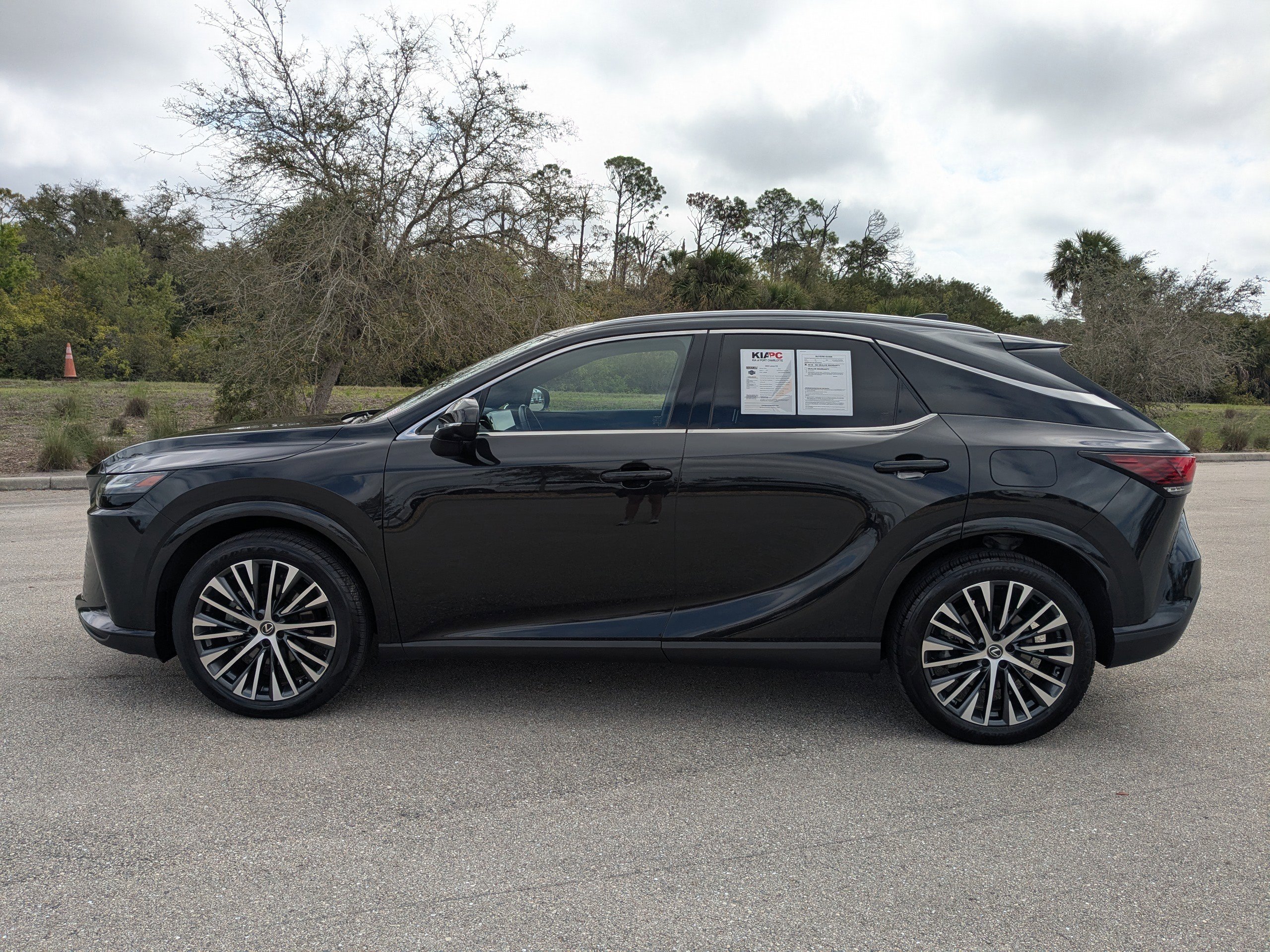 Used 2023 Lexus RX 350 Premium Plus w/ Cold Area Package image 8