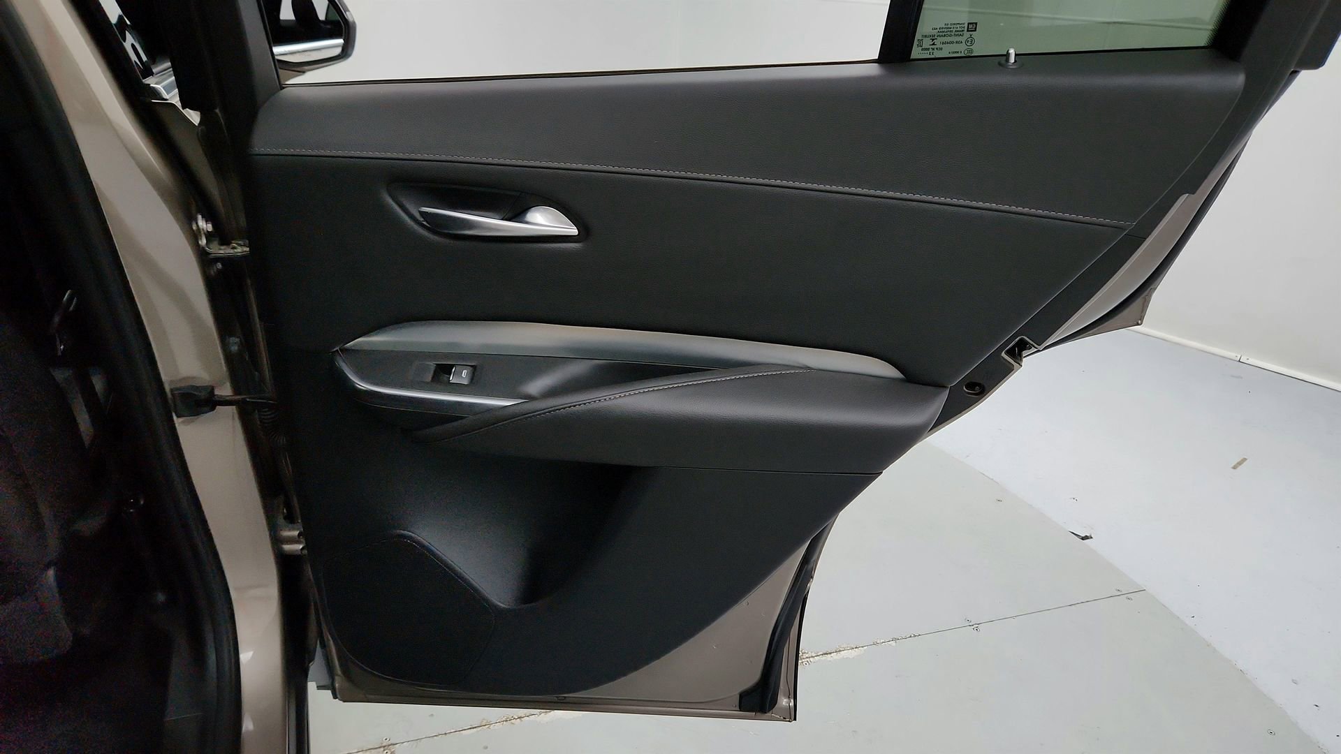 Certified 2023 Cadillac XT4 Premium Luxury w/ Cold Weather Package image 23