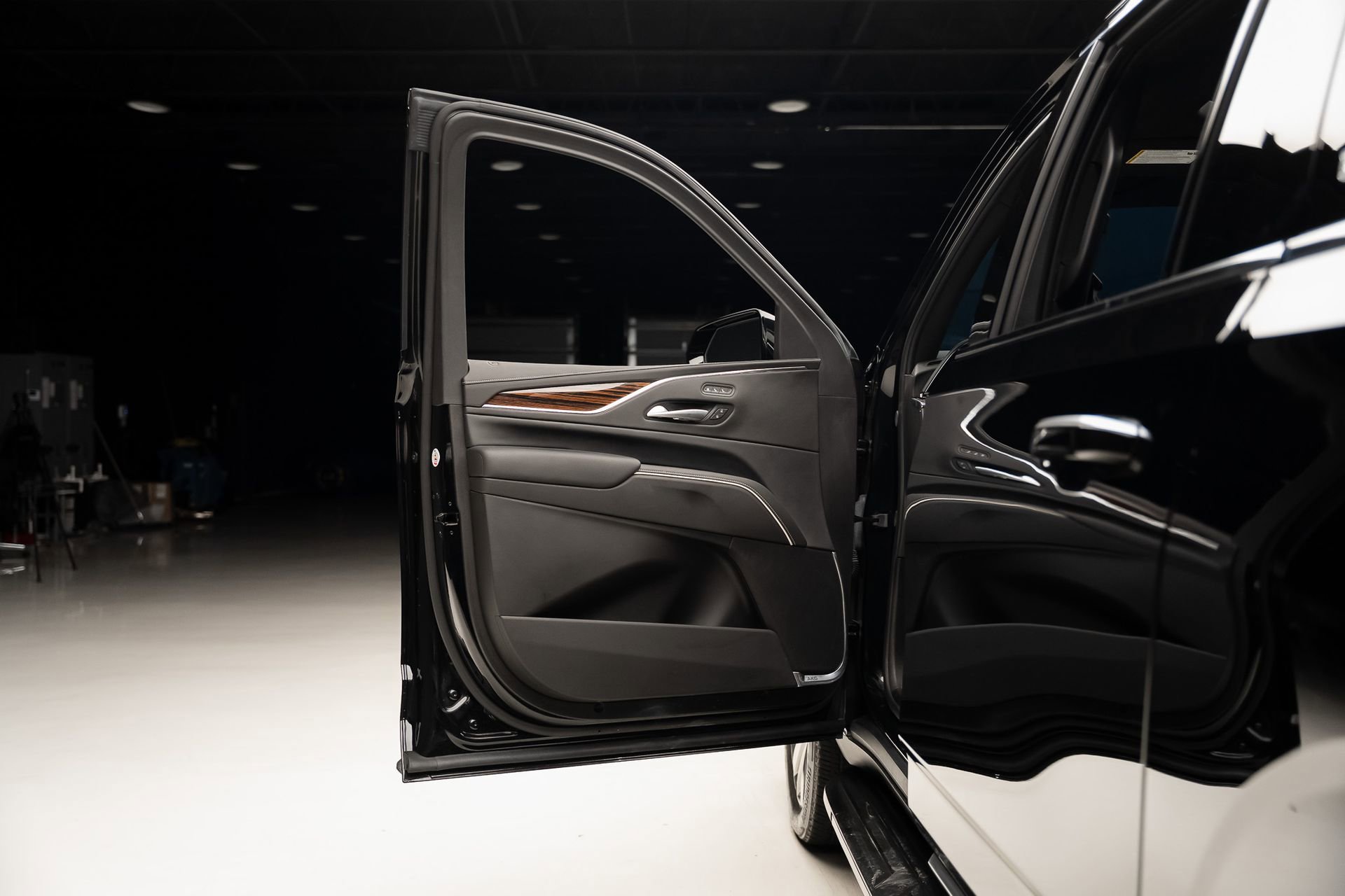 Used 2024 Cadillac Escalade ESV Premium Luxury RWD image 54