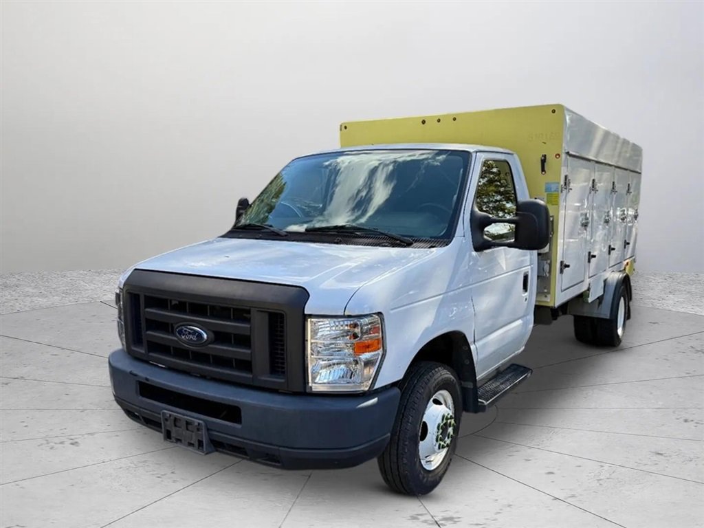 Used 2017 Ford E-450 and Econoline 450 Super Duty w/ Power Windows & Locks Group RWD image 4