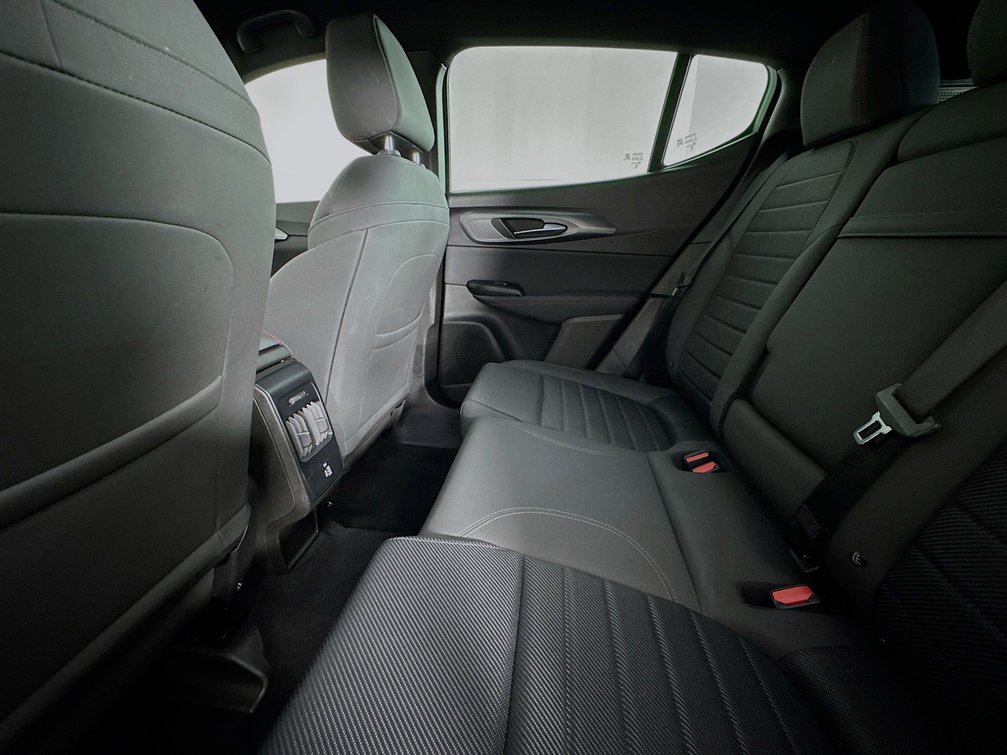 Used 2024 Dodge Hornet R/T image 24