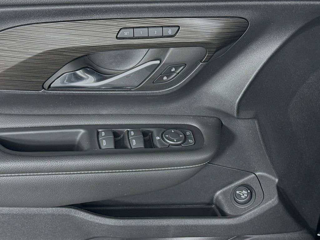 Used 2023 GMC Terrain SLT w/ Elevation Edition image 12