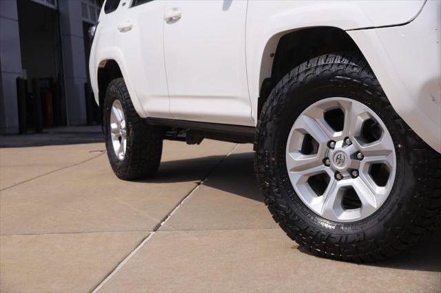 Certified 2022 Toyota 4Runner SR5 Premium w/ Moonroof Package AWD/4WD image 3