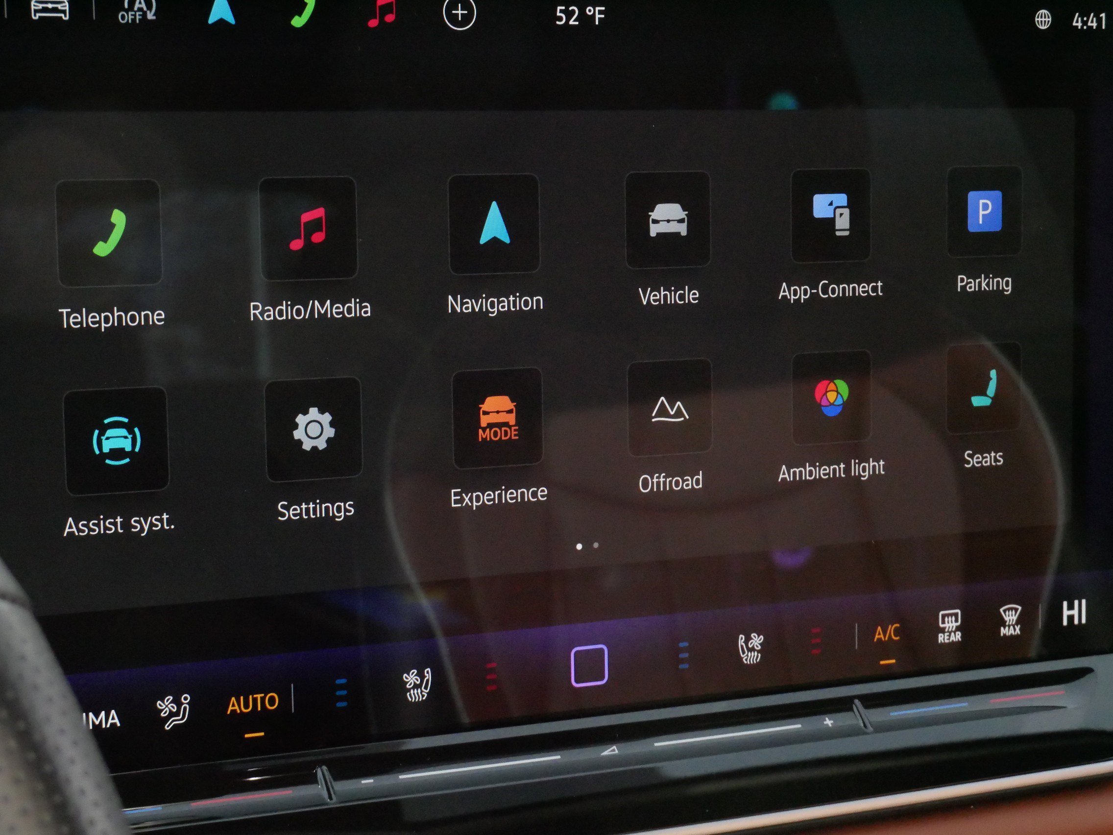 Certified 2025 Volkswagen Tiguan SEL R-Line image 22