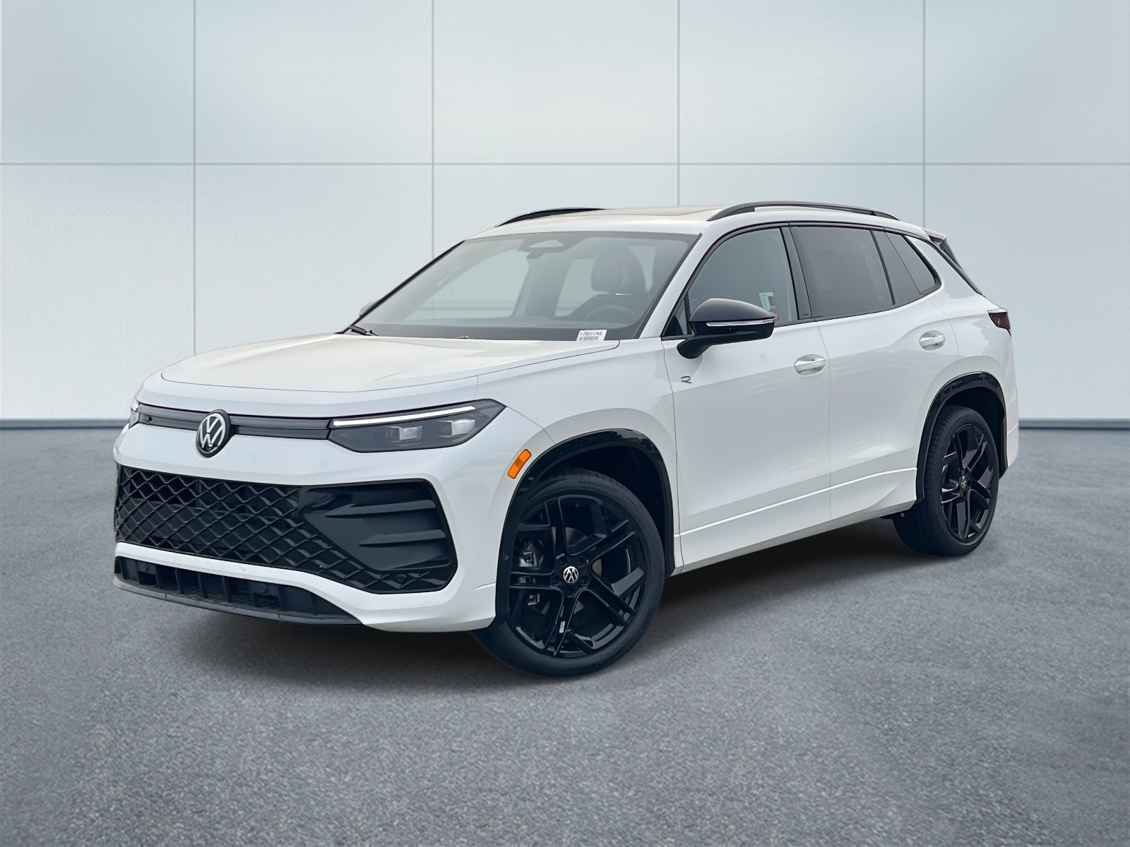 New 2026 Volkswagen Tiguan SE R-Line FWD image 1