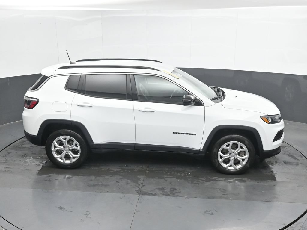 Used 2024 Jeep Compass Latitude AWD/4WD image 29