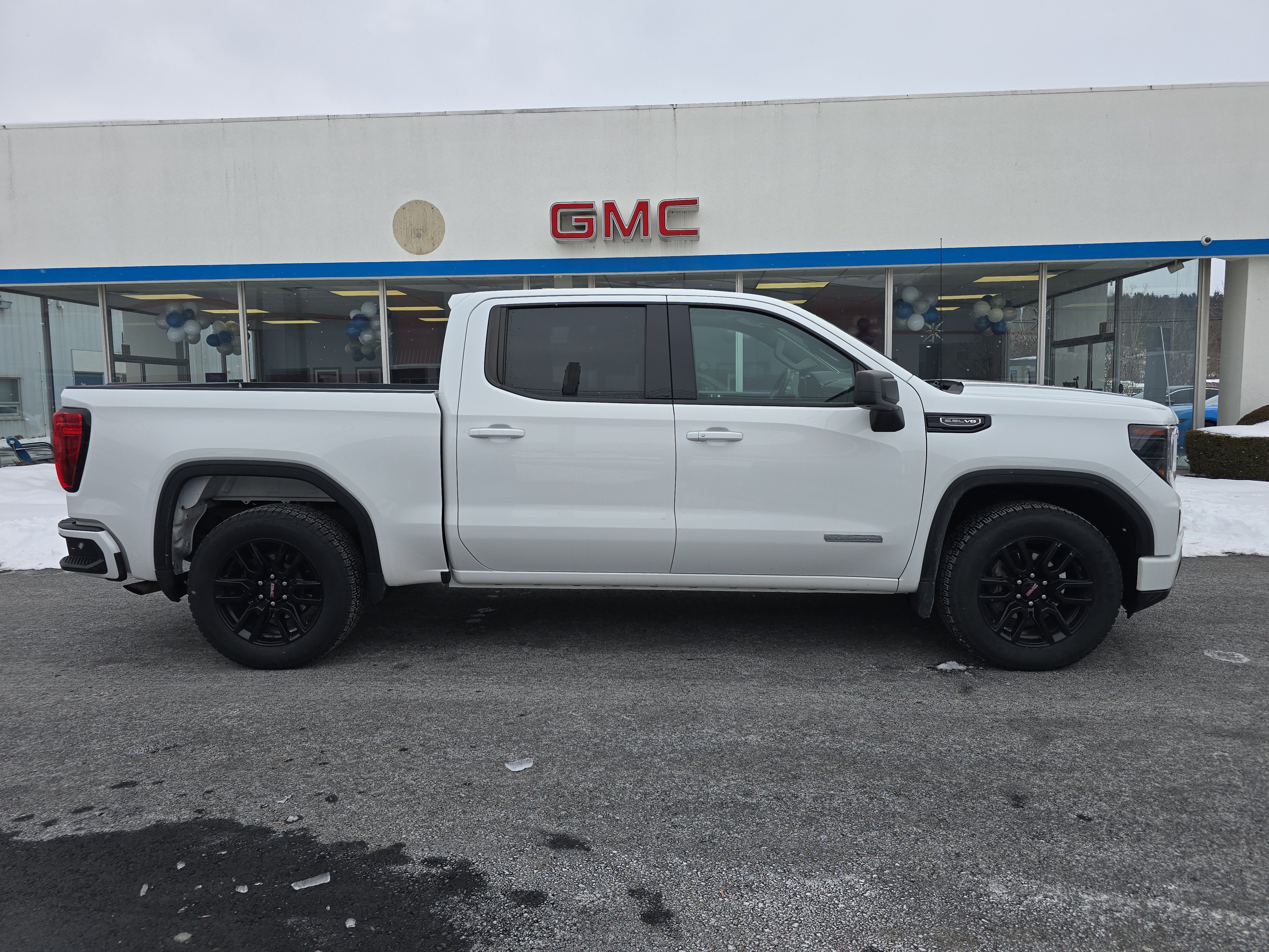 Used 2023 GMC Sierra 1500 Elevation image 2