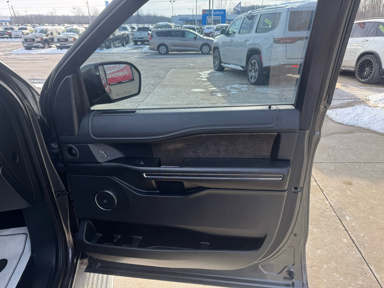 Used 2019 Ford Expedition Limited w/ Equipment Group 301A image 16