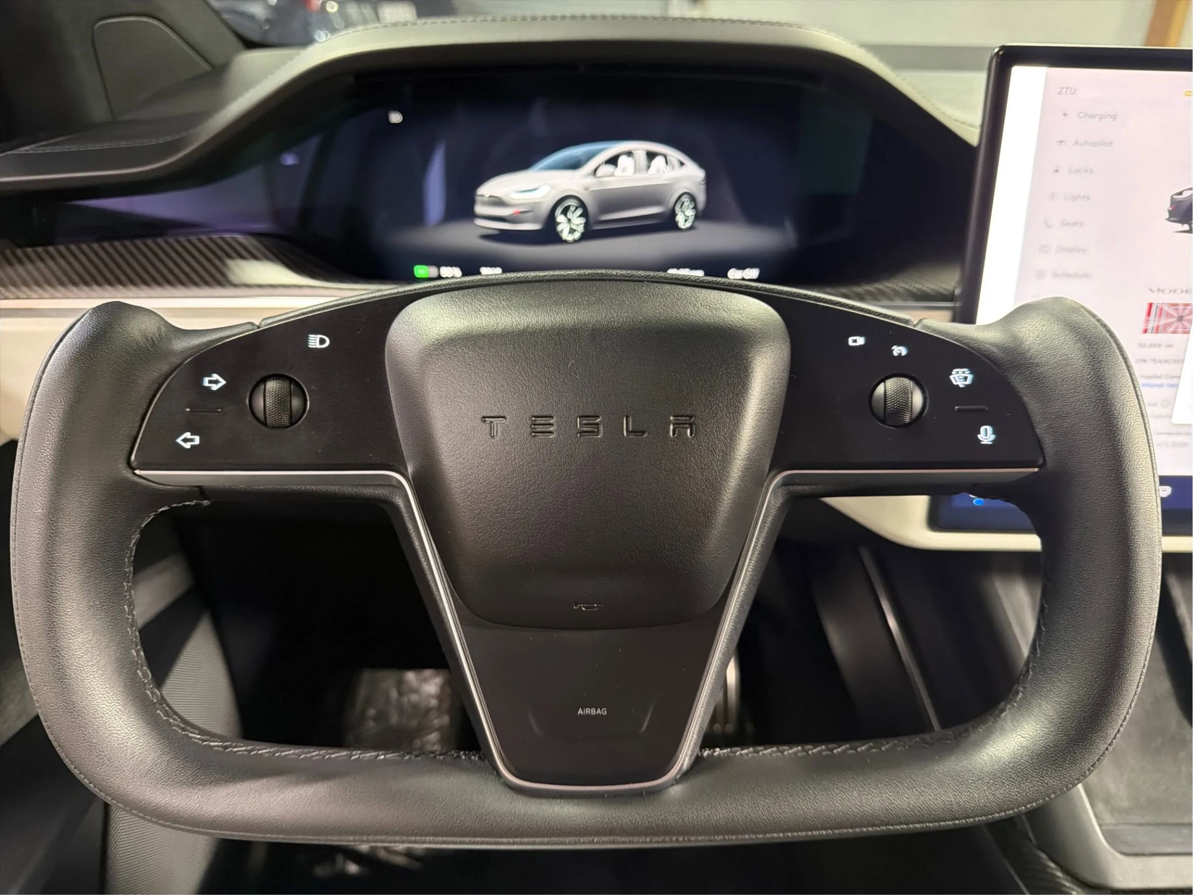 Used 2022 Tesla Model X Plaid image 13