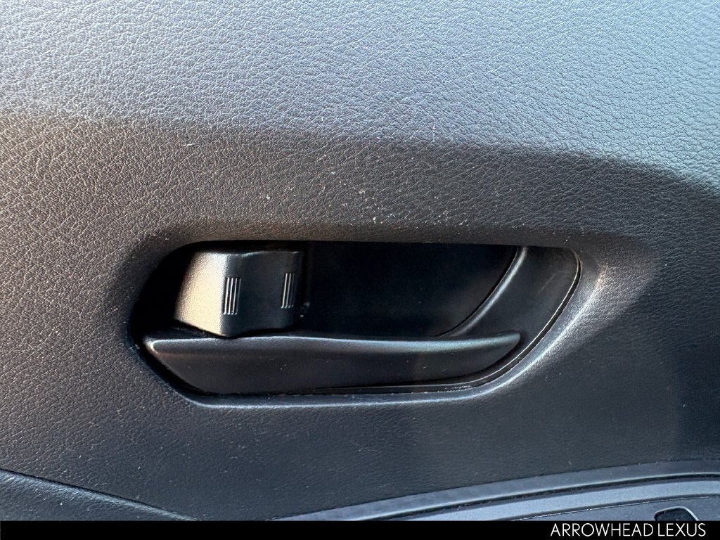 Used 2020 Nissan Versa S FWD image 18
