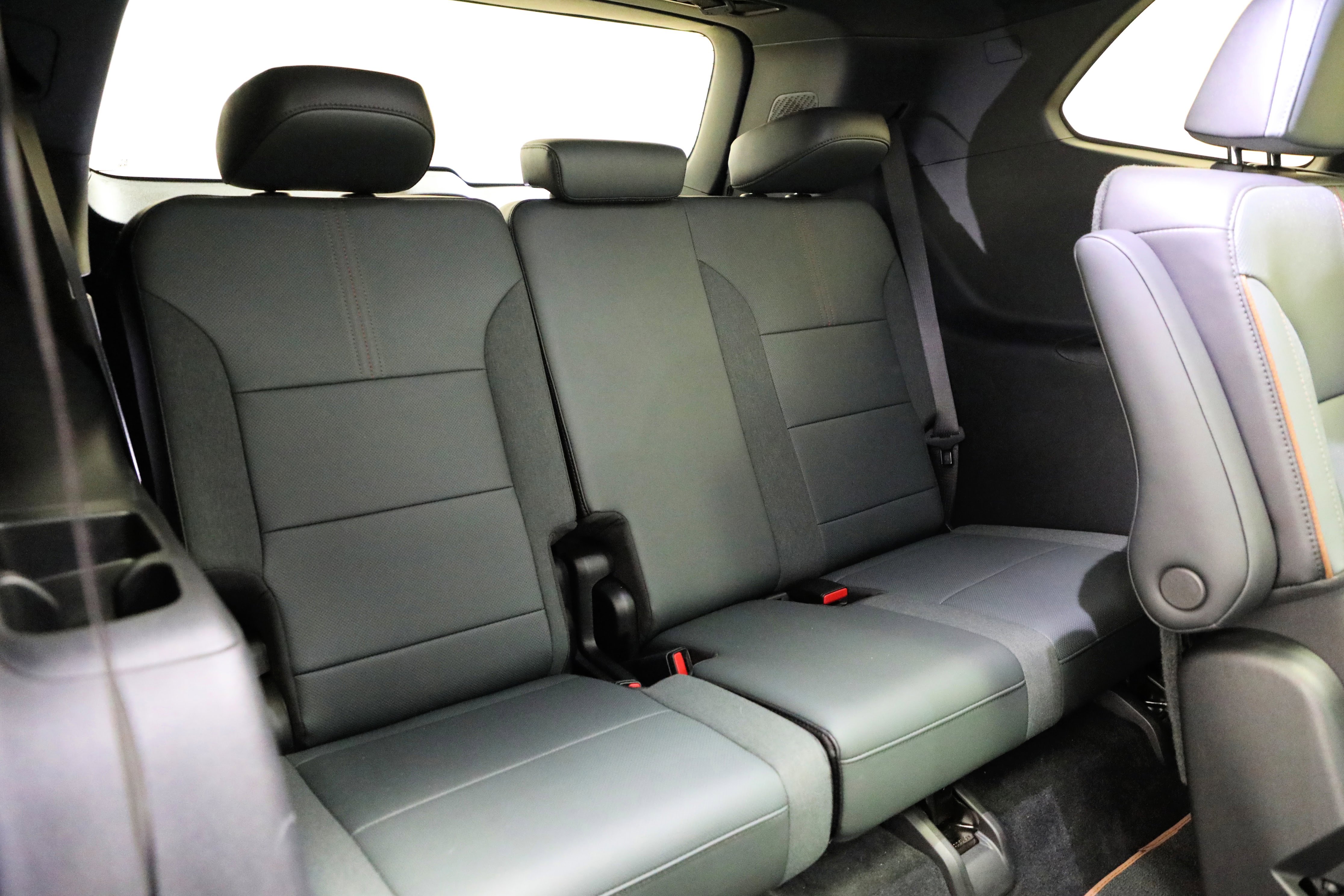 Used 2024 GMC Acadia AT4 image 13