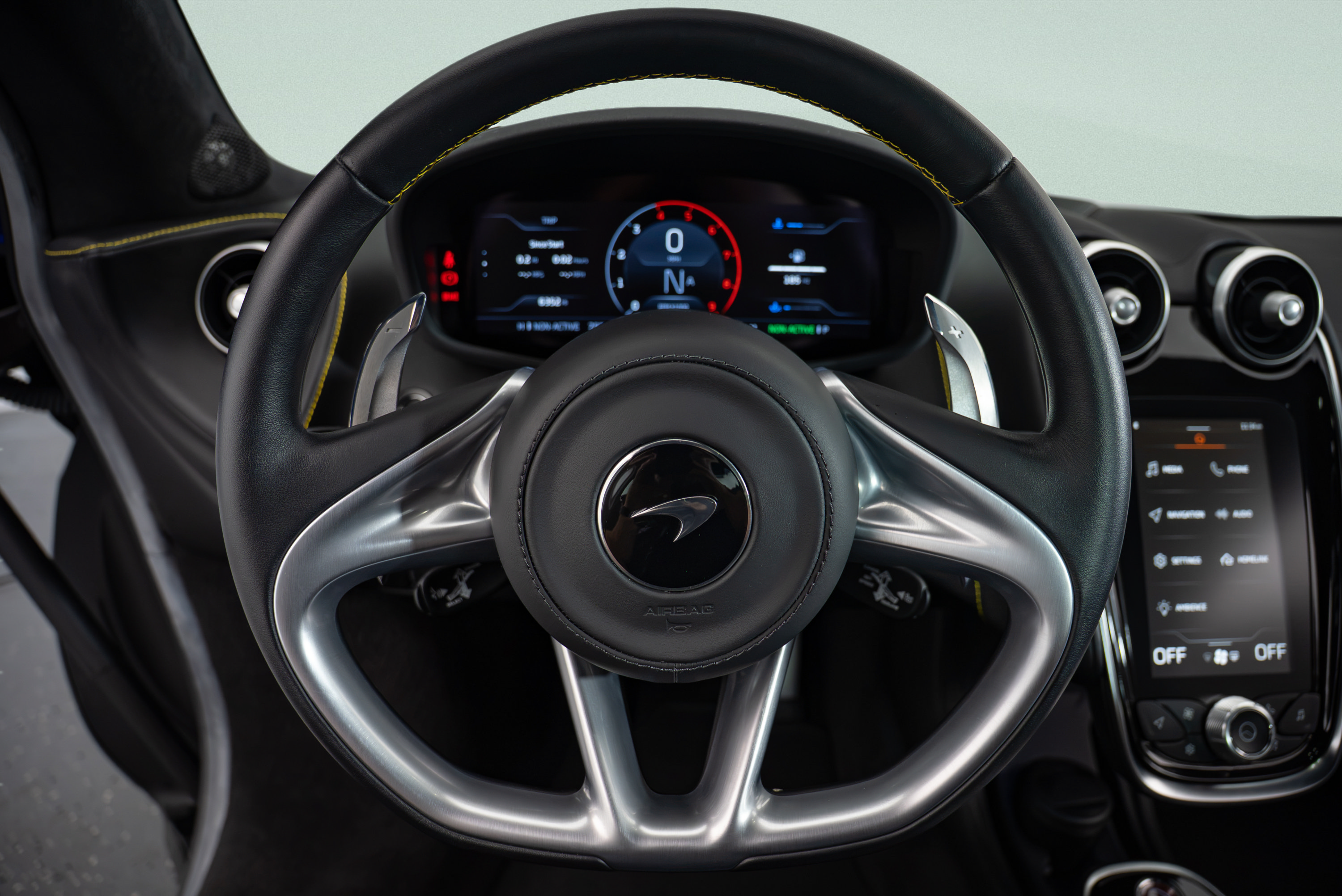 Used 2023 McLaren GT RWD image 11