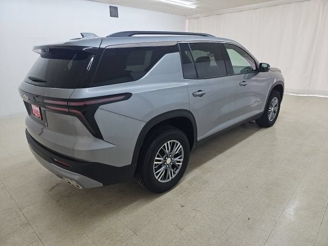 New 2026 Chevrolet Traverse LT w/ Driver Confidence Package FWD image 4
